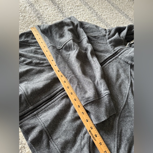 Lululemon jacket - Picture 6 of 13